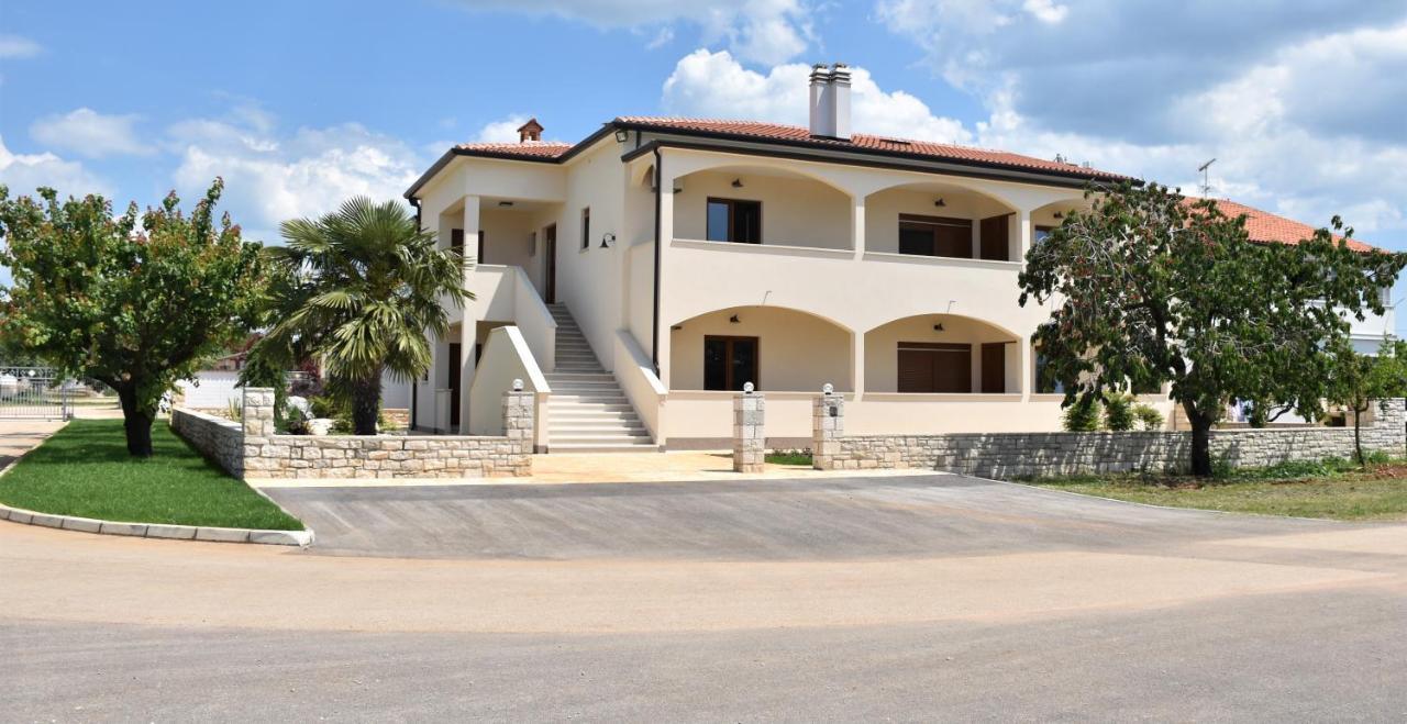 Apartmani Diana Novigrad Istria Eksteriør bilde